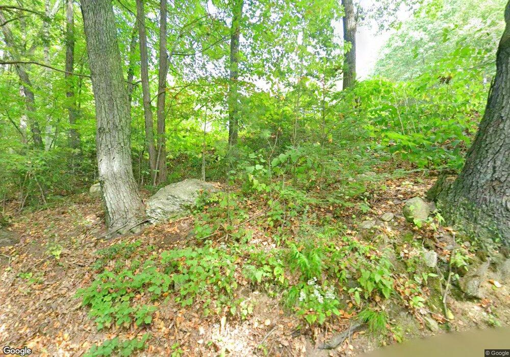 680 Fisher Rd, Fitchburg, MA 01420 - photo 1