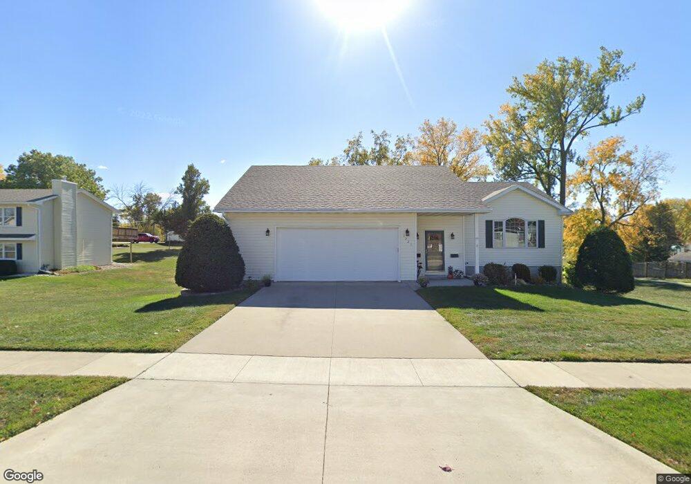 1321 N 4th Ave W, Newton, IA 50208 - photo 1