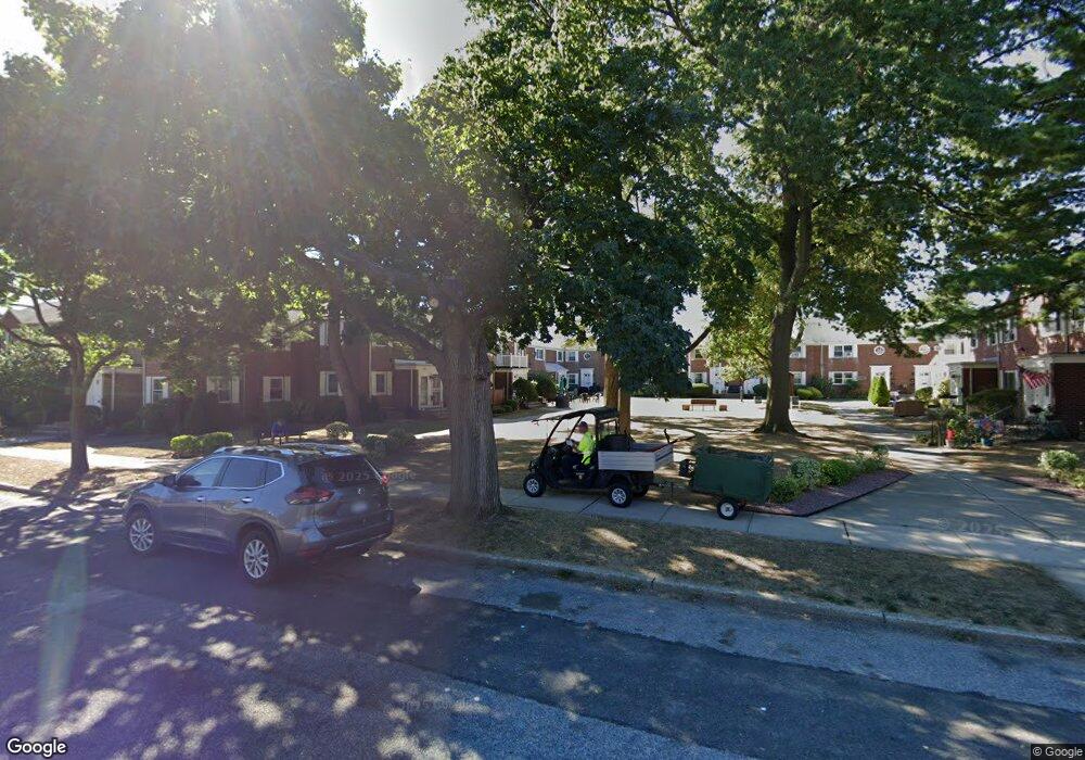 26132 Langston Ave unit 2nd Fl, Glen Oaks, NY 11004 - photo 1