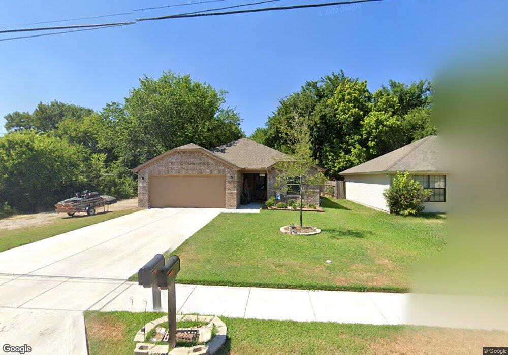 1327 Lanius St, Gainesville, TX 76240 - photo 1