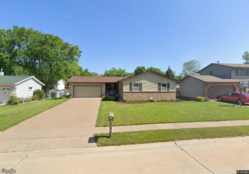 2152 W 30th St, Davenport, IA 52804 - photo 1
