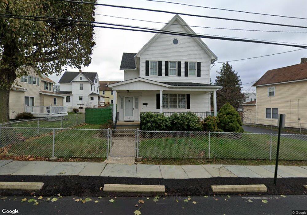 210 N Apple St, Dunmore, PA 18512 - photo 1