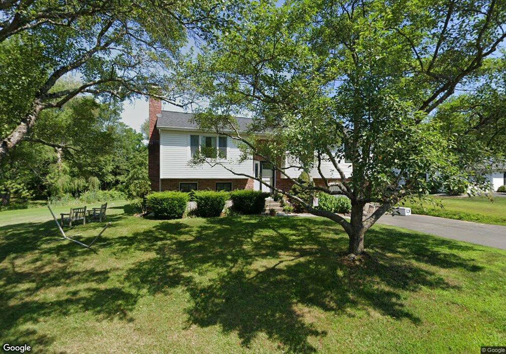 17 Capt Lathrop Dr, South Deerfield, MA 01373 - photo 1