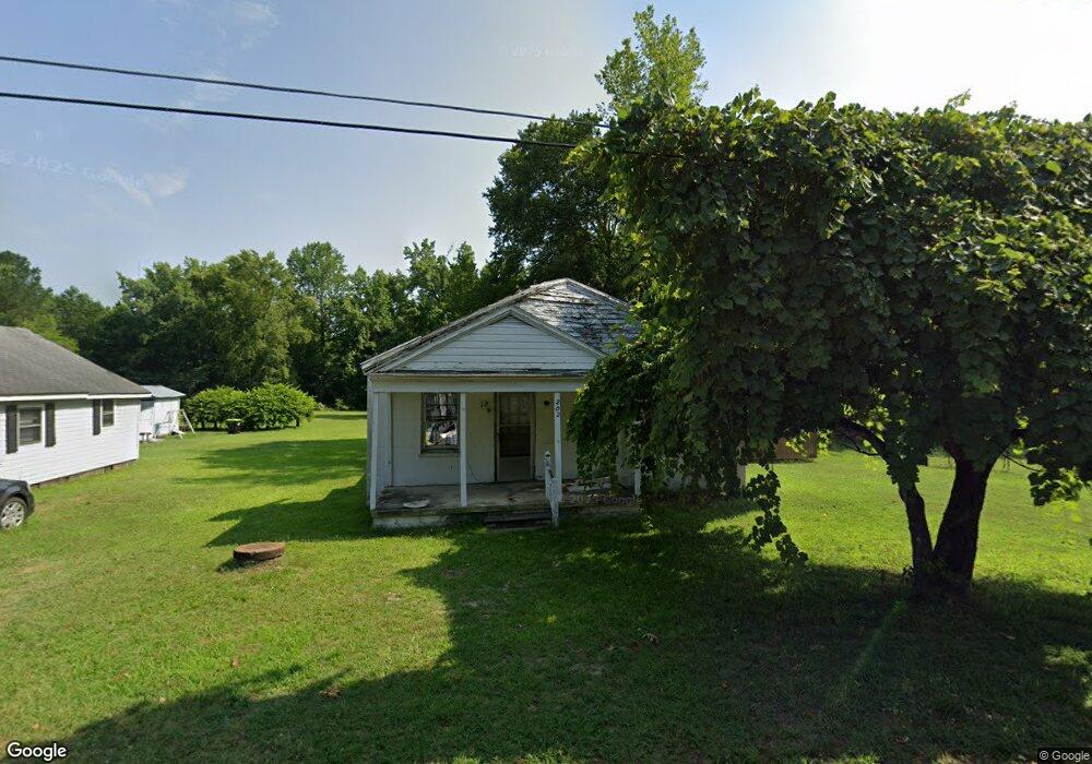 202 Maple St, Weldon, NC 27890 - photo 1