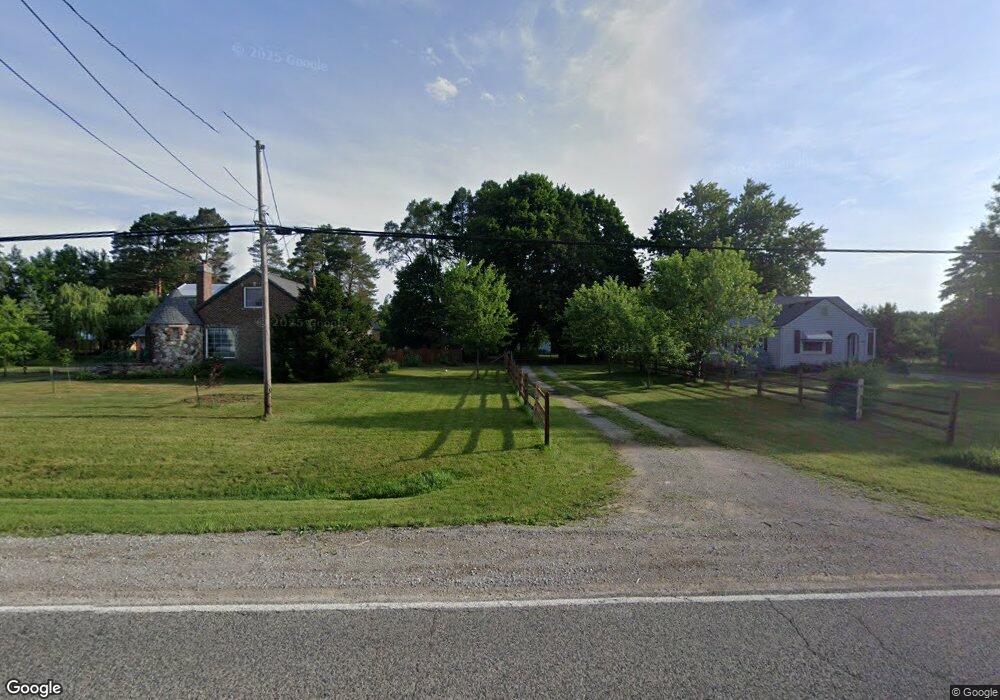 8375 E Coldwater Rd, Davison, MI 48423 - photo 1