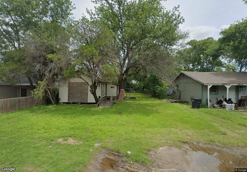 436 Sabine Ave, Cleburne, TX 76031 - photo 1