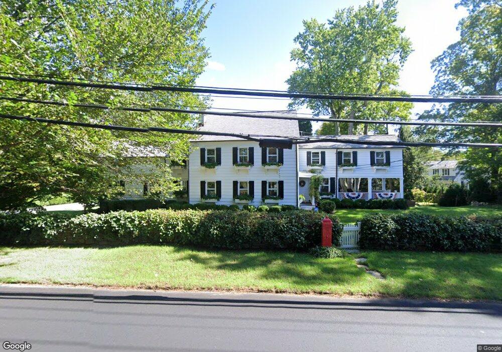 383 Round Hill Rd, Greenwich, CT 06831 - photo 1