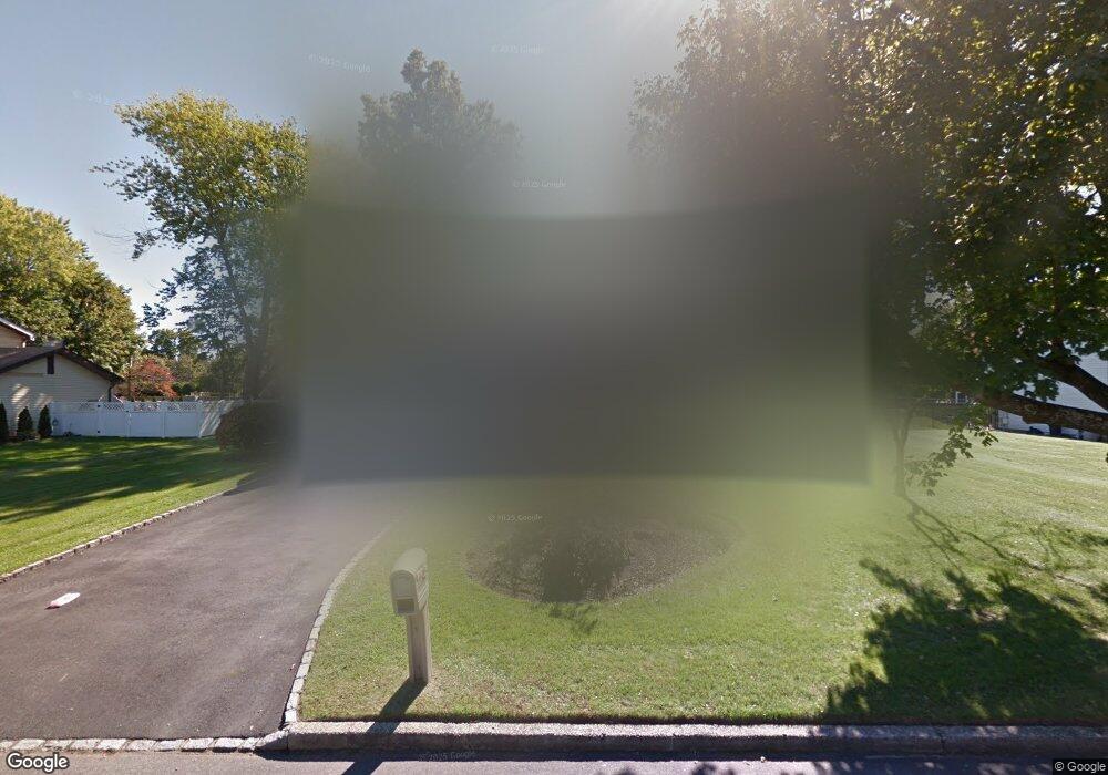 45 Peppermint Rd, ComMacK, NY 11725 - photo 1