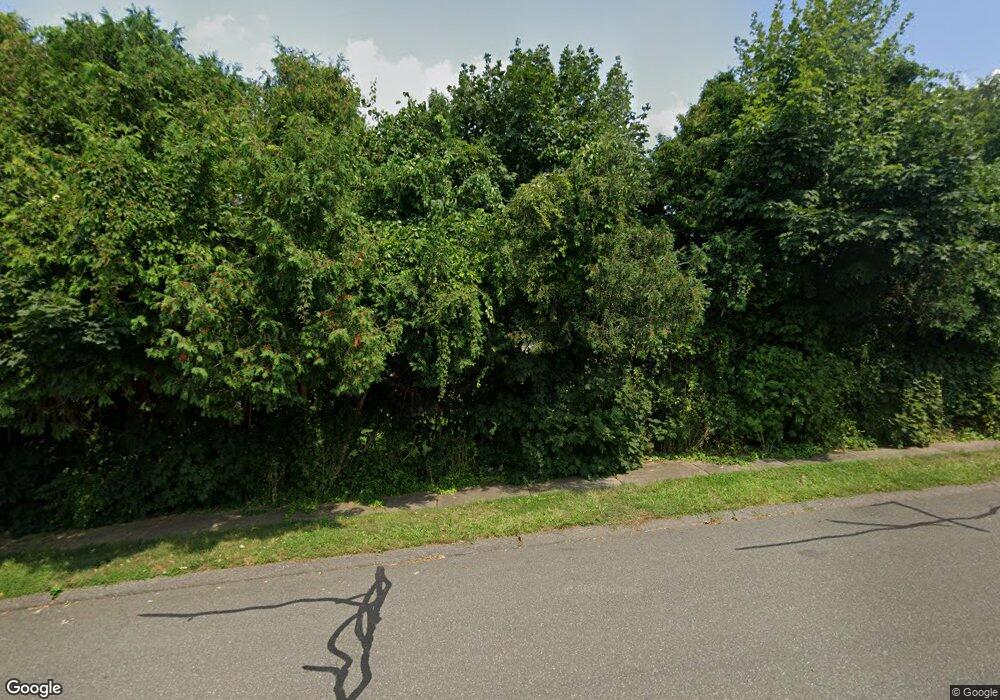 8 Stonegate Dr, Wethersfield, CT 06109 - photo 1