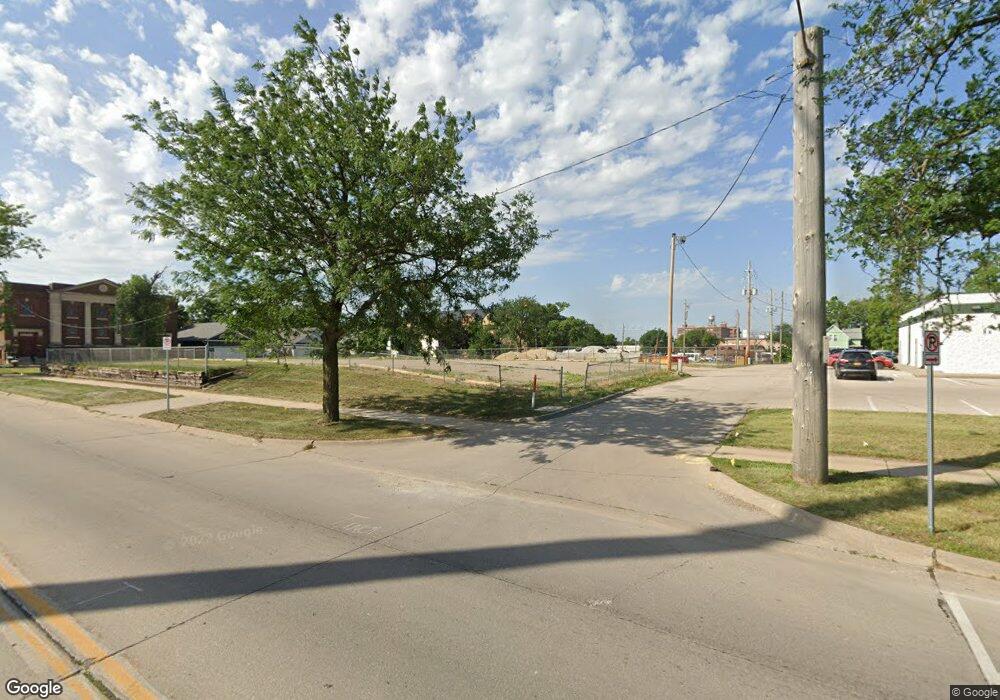 817 7th St SE, Cedar Rapids, IA 52401 - photo 1