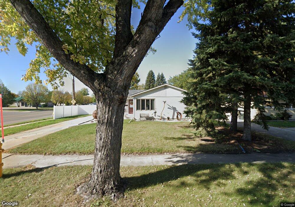 1618 S 15th St, Grand Forks, ND 58201 - photo 1