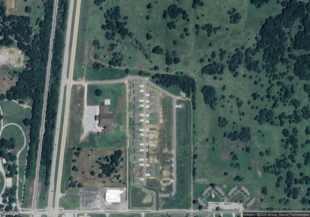 1124 N Arapahoe Ave, Chouteau, OK 74337 - photo 1