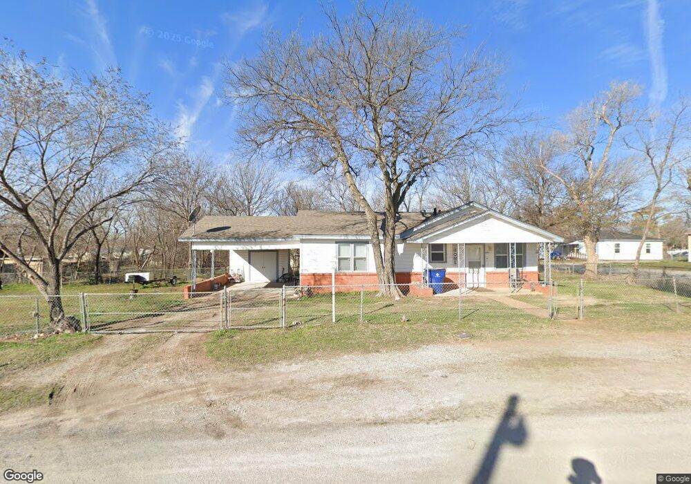 201 NW 6th St, Cache, OK 73527 - photo 1