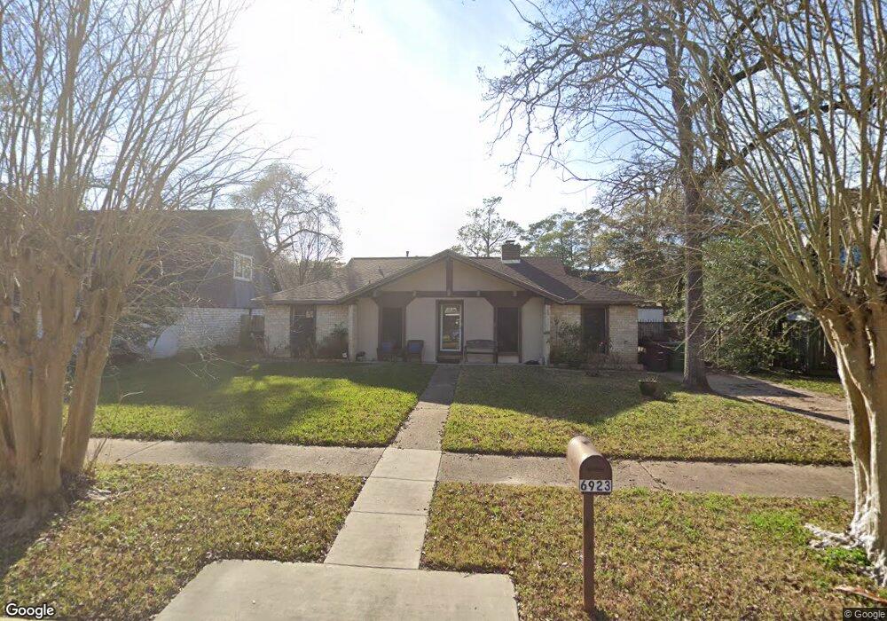 6923 Wagonwheel Ln, Houston, TX 77088 - photo 1