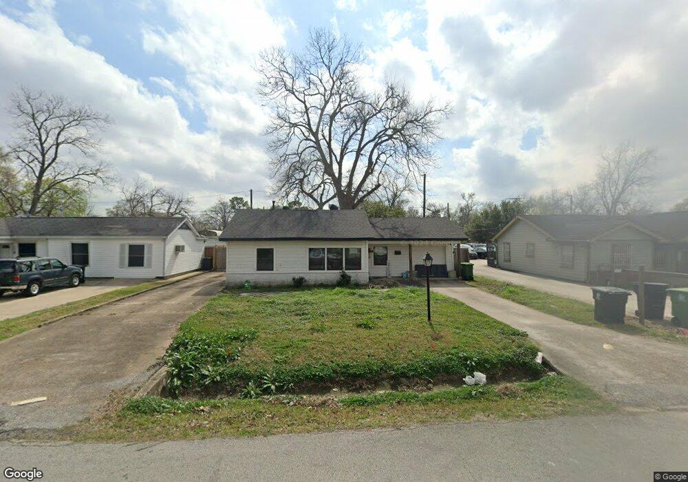 110 Ben Dr, Houston, TX 77022 - photo 1