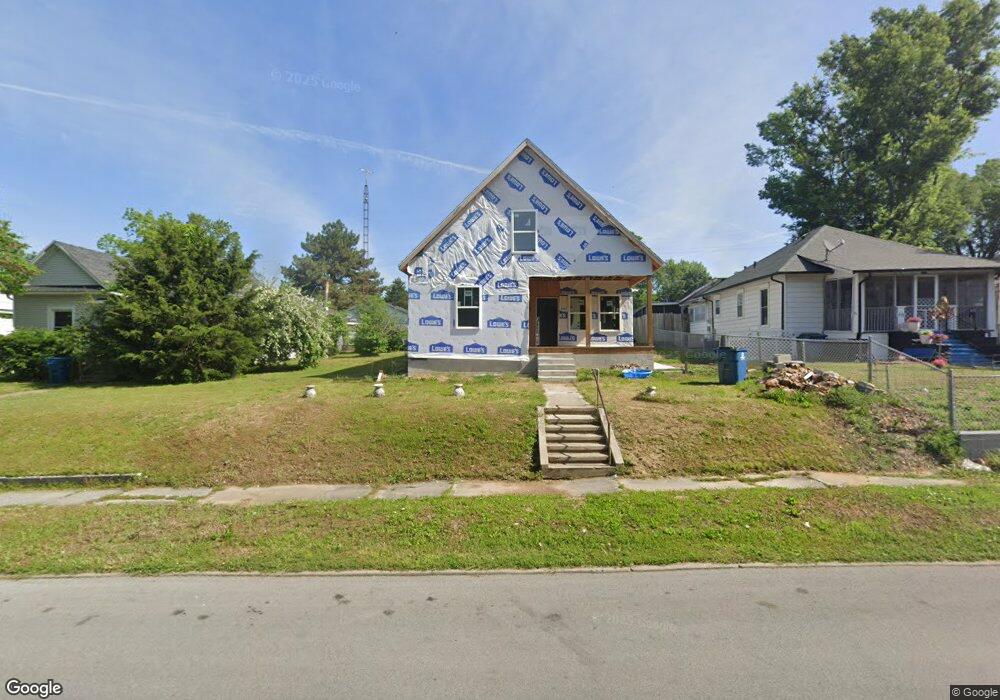 1117 Oak St, Carthage, MO 64836 - photo 1