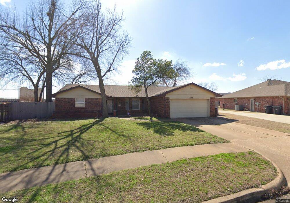 1000 NE 4th St, Moore, OK 73160 - photo 1