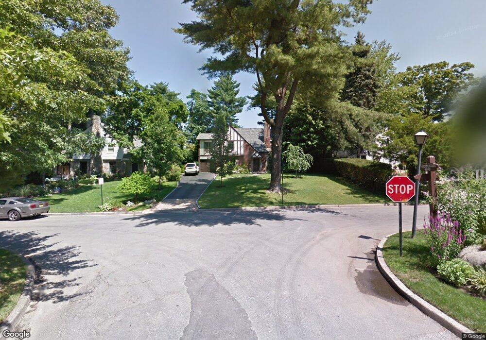 125 Old Mill Rd, Manhasset, NY 11030 - photo 1