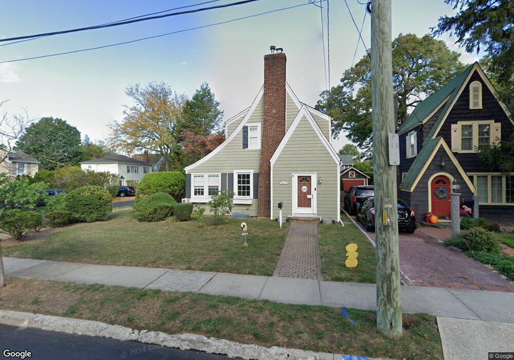 5 Mayfair Ave, Floral Park, NY 11001 - photo 1