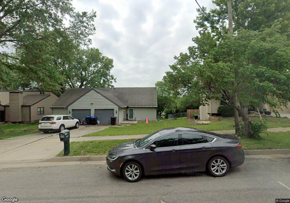 3547 SW Cambridge Ave, Topeka, KS 66614 - photo 1