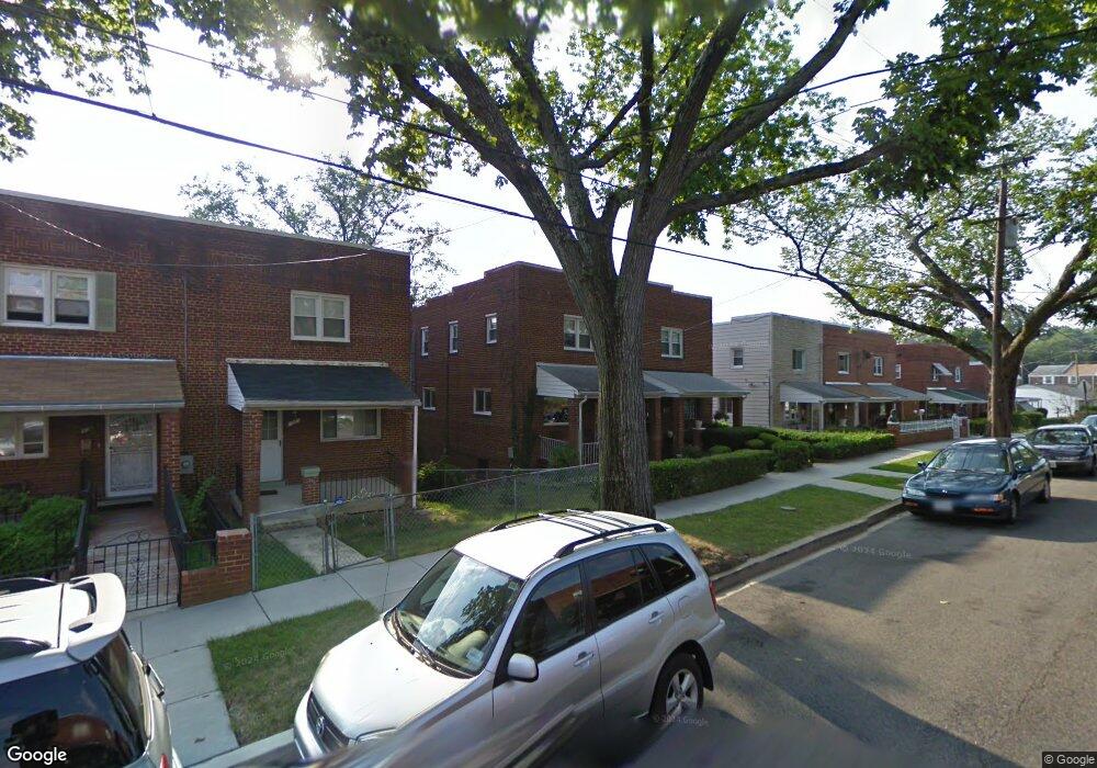 94 54th St SE, Washington, DC 20019 - photo 1