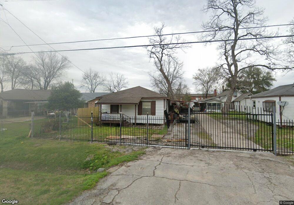 109 Weisenberger Dr, Houston, TX 77022 - photo 1