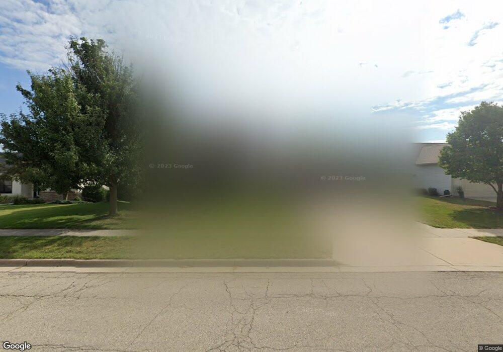 510 Oakwood Dr, Oregon, WI 53575 - photo 1