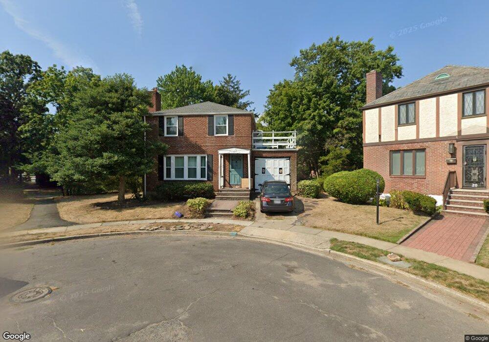 22 Damson Ln, Valley Stream, NY 11581 - photo 1