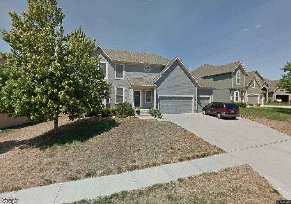 5824 Longview Rd, Shawnee, KS 66218 - photo 1