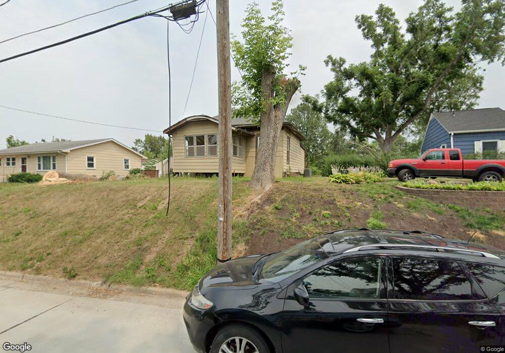 2919 Outlook Dr SW, Cedar Rapids, IA 52404 - photo 1