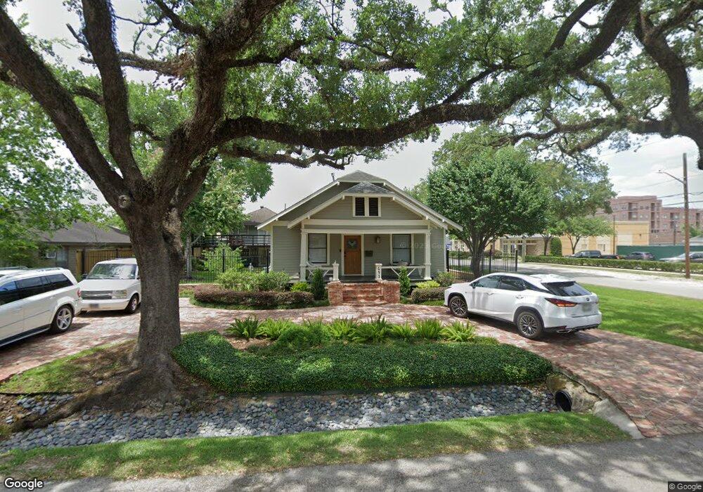 643 E 10th 1/2 St, Houston, TX 77008 - photo 1
