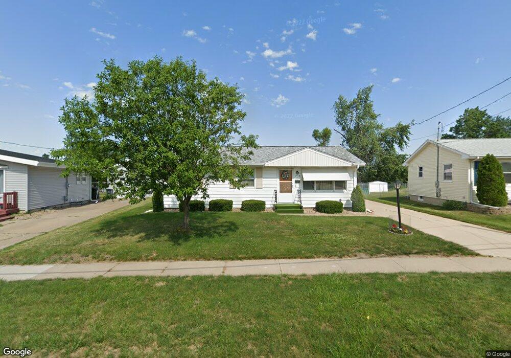 2014 Lauren Dr SW, Cedar Rapids, IA 52404 - photo 1