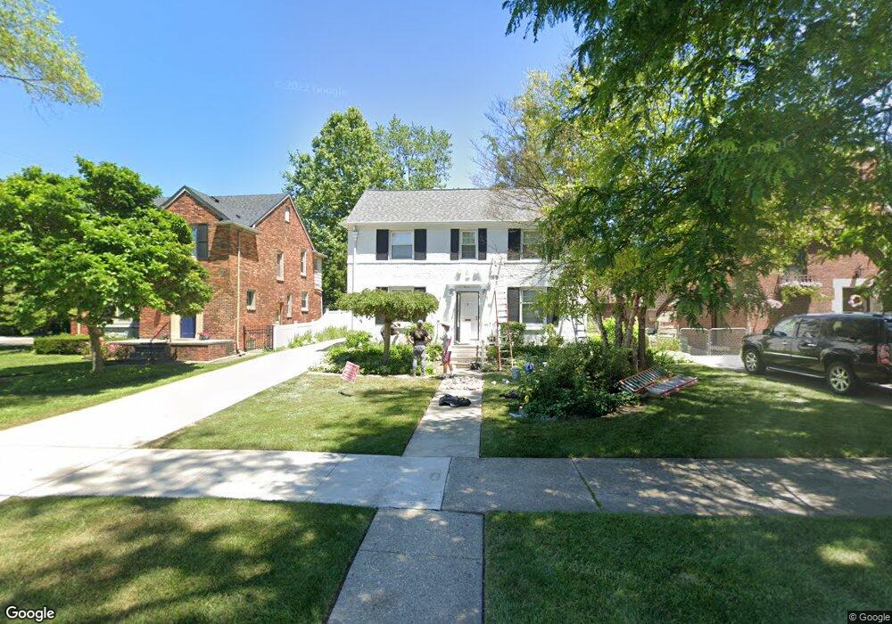 896 Lincoln Rd, Grosse Pointe, MI 48230 - photo 1