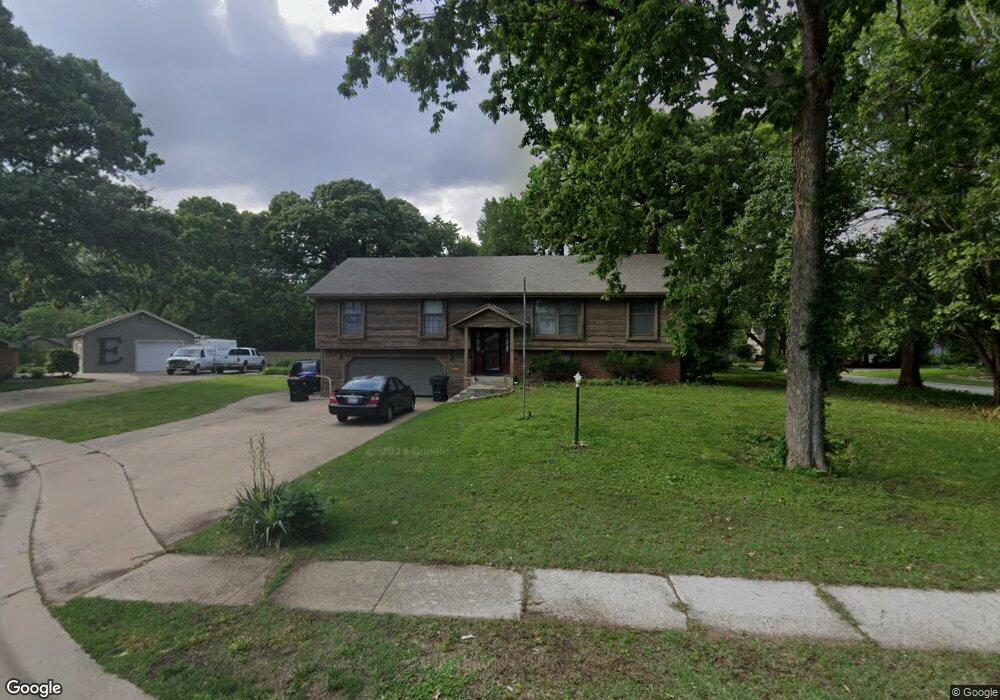 2700 SW Shunga Ct, Topeka, KS 66611 - photo 1