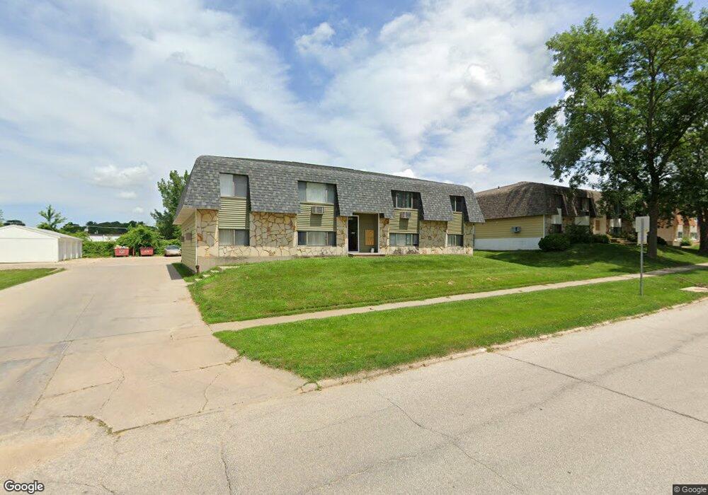 1260 Meadowview Dr, Marion, IA 52302 - photo 1