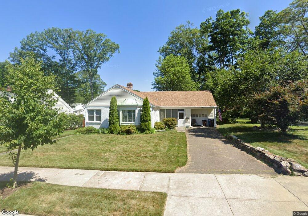 129 Curtis Dr, New Haven, CT 06515 - photo 1