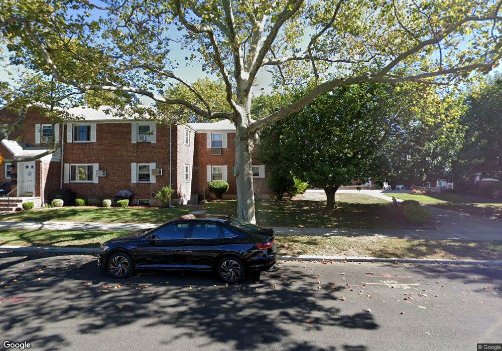 73-49 255th St unit B-1, Glen Oaks, NY 11004 - photo 1