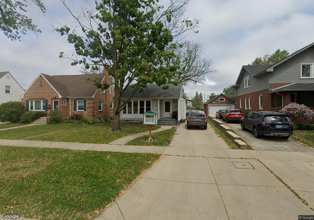 1054 Greenview Ave, Des Plaines, IL 60016 - photo 1