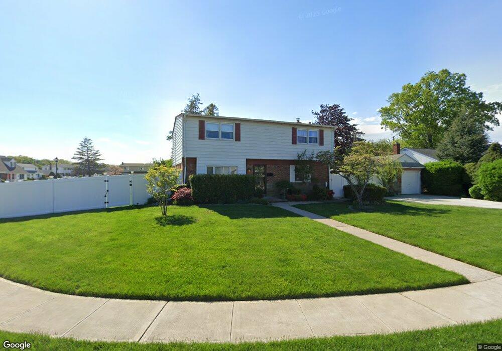 844 Hemlock St, Franklin Square, NY 11010 - photo 1