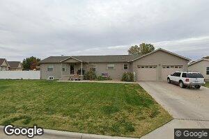 566 W 6th St, Hoisington, KS 67544