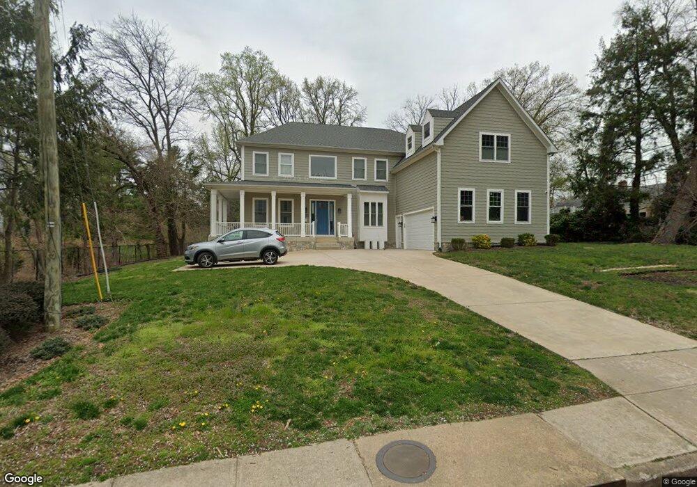 6130 Vista Dr, Falls Church, VA 22041 - photo 1