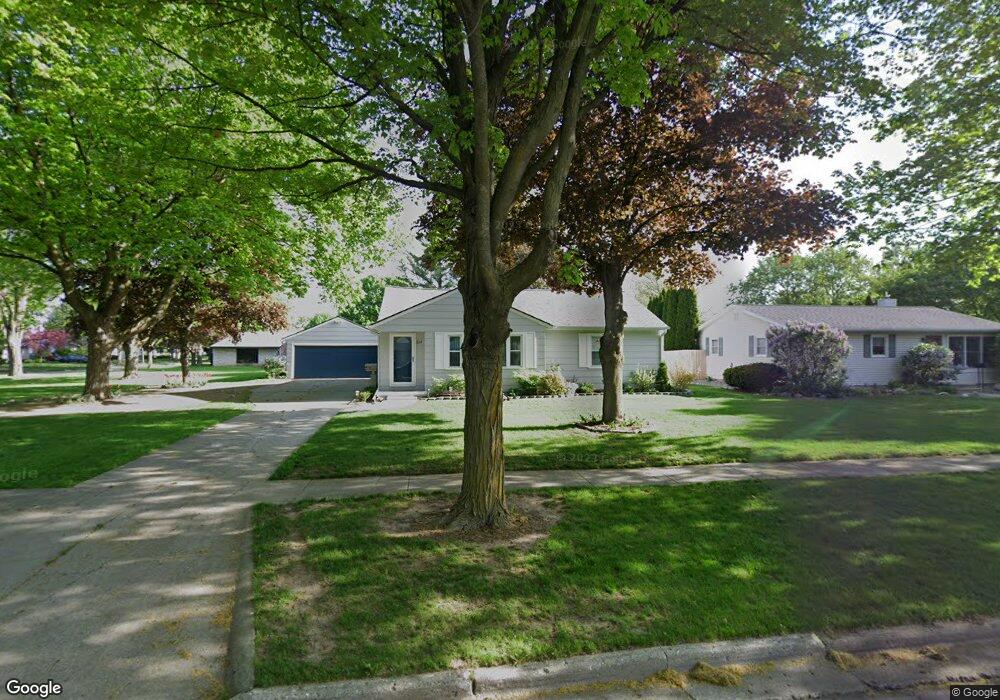 214 E Vates St, Frankenmuth, MI 48734 - photo 1