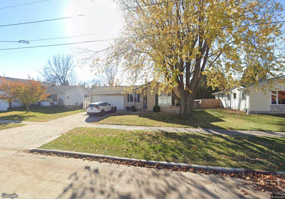 1915 Menasha Ave, Manitowoc, WI 54220 - photo 1