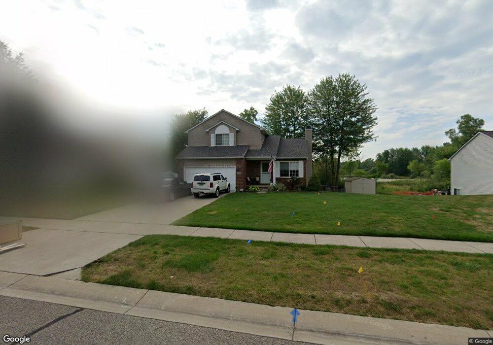 837 Bay Crossing Dr, Waterford, MI 48327 - photo 1