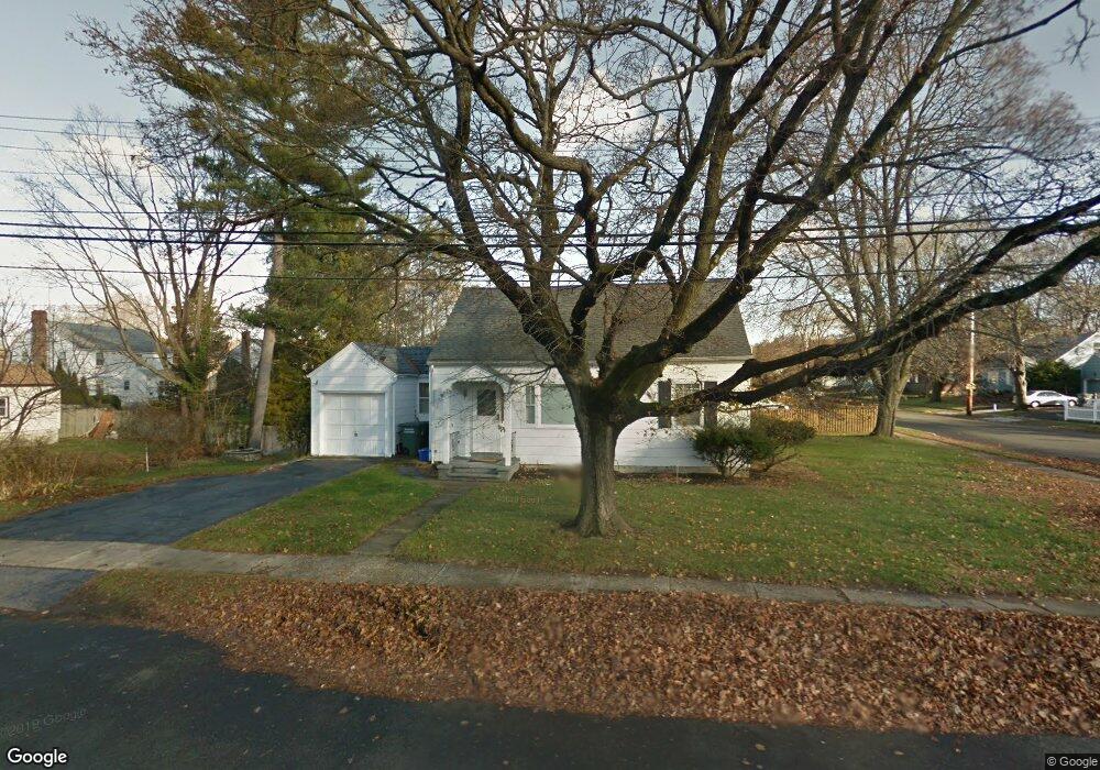 39 E Pasadena Place, Bridgeport, CT 06610 - photo 1