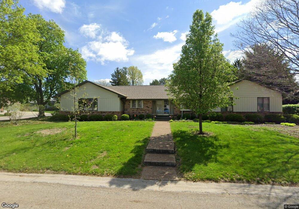 440 Maywood Dr, Lincoln, IL 62656 - photo 1