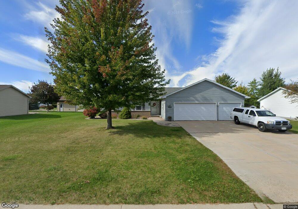 N9565 Hartford Ln, Appleton, WI 54915 - photo 1