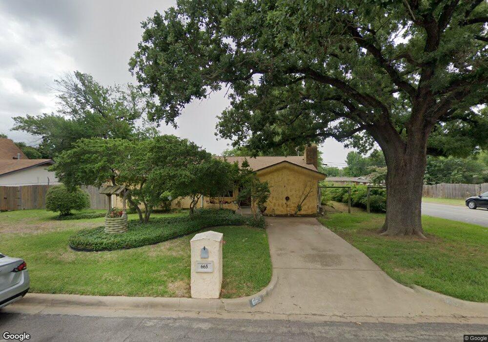 665 Oak Dr, Hurst, TX 76053 - photo 1