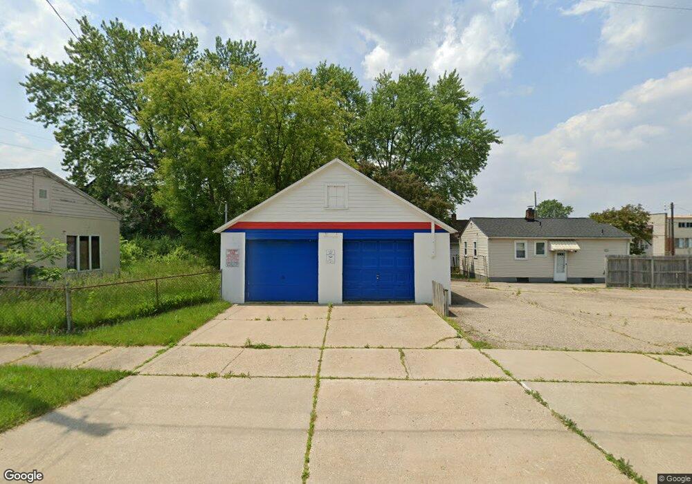 1002 Knight Ave, Flint, MI 48503 - photo 1