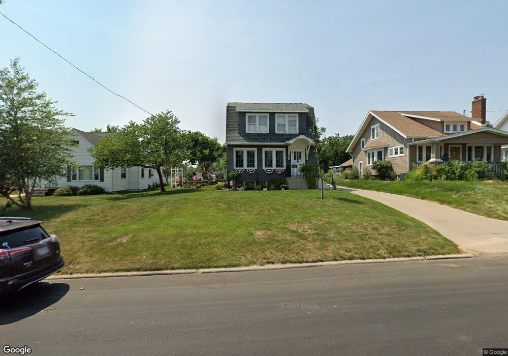 406 18th St NW, Cedar Rapids, IA 52405 - photo 1